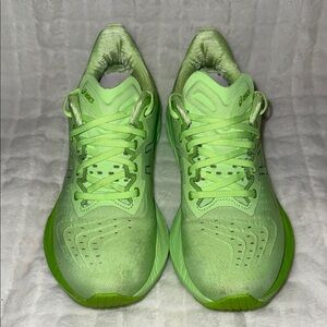 ASICS Novablast 4 Illuminate Green Running Shoes W9.5 2023